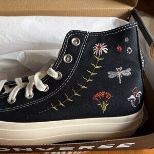 Converse NIB Sz 8 US Women Platform Embroidered Dragonfly Mushroom Sneakers NEW